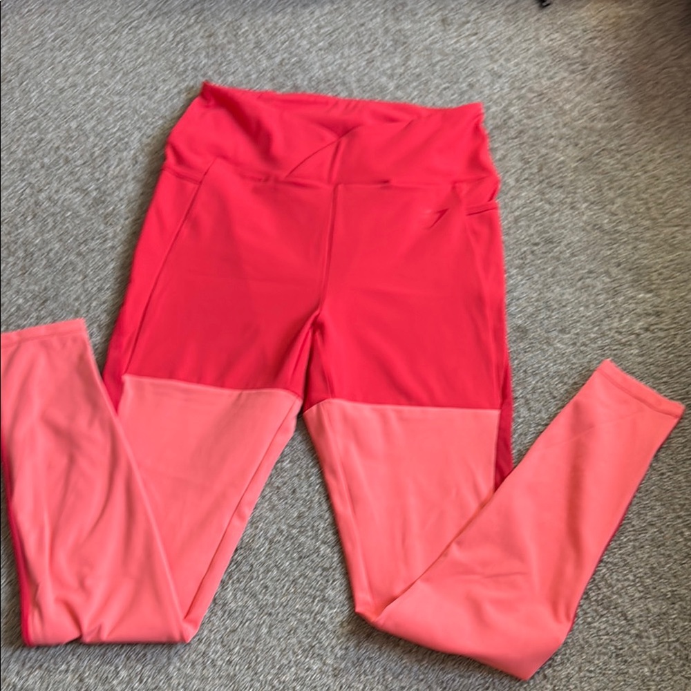 Colorblock High-Waisted Leggings - Red and Pink